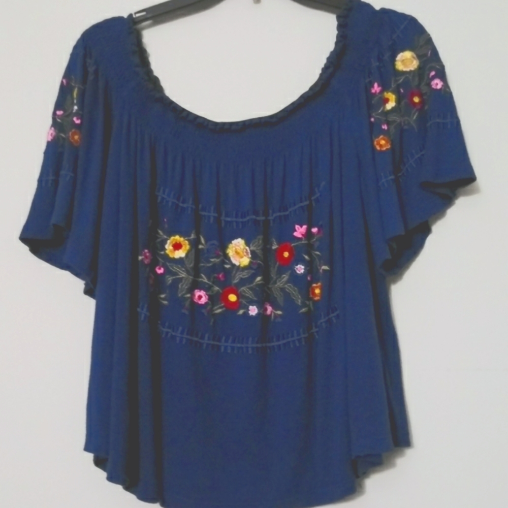 New Boho dark blue top Size Small